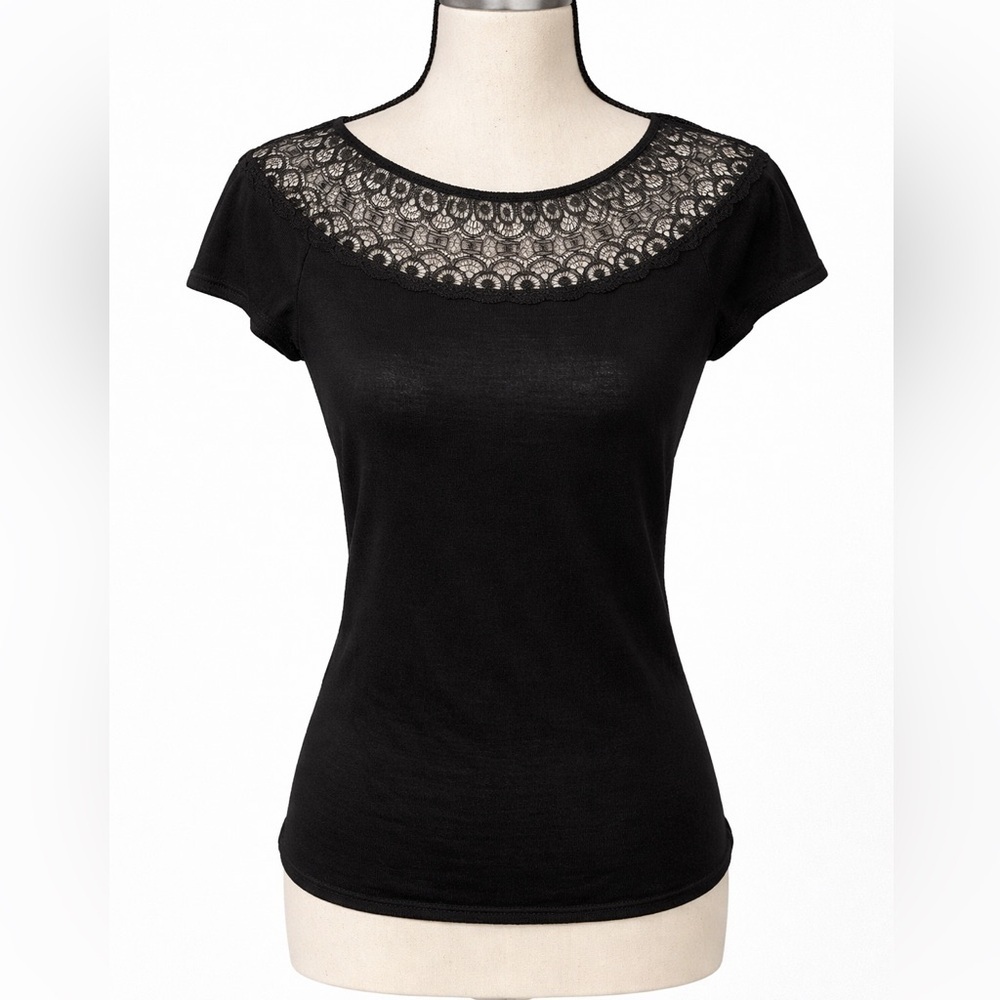 Elie Tahari | Black Lace Yoke Short Sleeve Blouse | Est. Medium